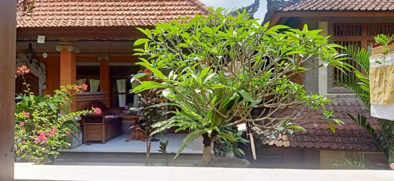 Family Guest House Убуд Екстер'єр фото