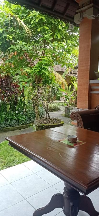 Family Guest House Убуд Екстер'єр фото